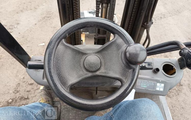 CATERPILLAR CHARIOT ELEVATEUR FRONTAL EP16CPNT -CAPACITE 1,6 TONNES – 8202 H – ANNEE 2015  931