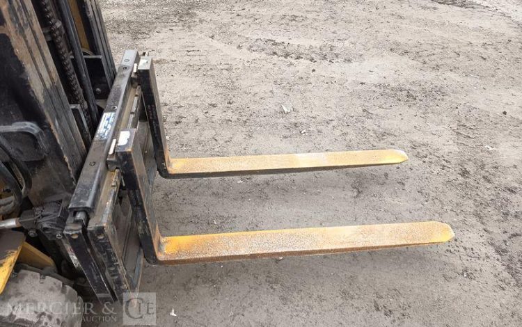 CATERPILLAR CHARIOT ELEVATEUR FRONTAL EP16CPNT -CAPACITE 1,6 TONNES – 8202 H – ANNEE 2015  931