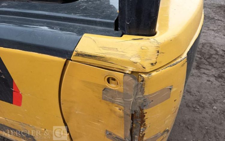 CATERPILLAR CHARIOT ELEVATEUR FRONTAL EP16CPNT -CAPACITE 1,6 TONNES – 8202 H – ANNEE 2015  931