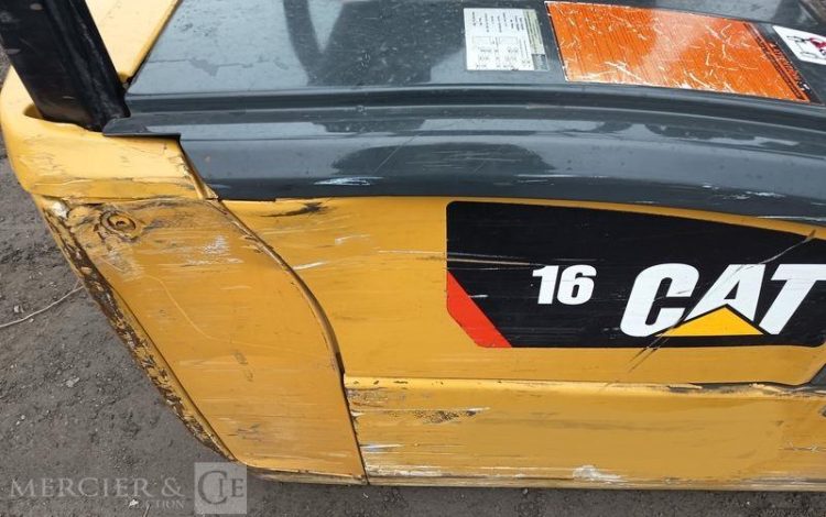 CATERPILLAR CHARIOT ELEVATEUR FRONTAL EP16CPNT -CAPACITE 1,6 TONNES – 8202 H – ANNEE 2015  931