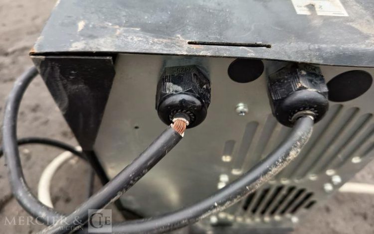 CATERPILLAR CHARIOT ELEVATEUR FRONTAL EP16CPNT -CAPACITE 1,6 TONNES – 8202 H – ANNEE 2015  931