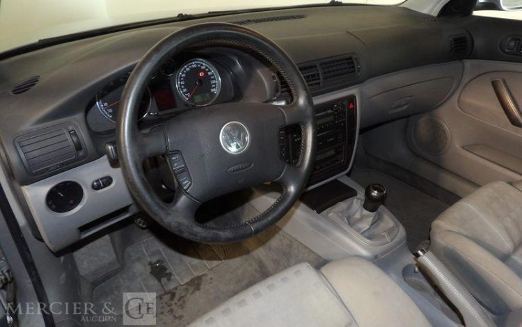 VOLKSWAGEN PASSAT 1.8T 20V 150CV GRIS 1431XV84