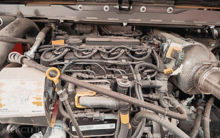 MECALAC PELLE SUR CHENILLE 63CR  152930