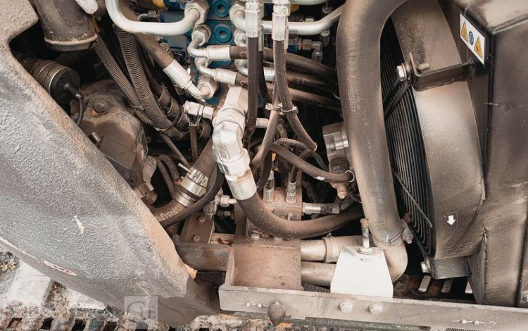 MECALAC PELLE SUR CHENILLE 63CR  152930