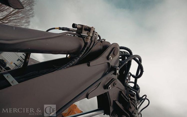 MECALAC PELLE SUR CHENILLE 63CR  152930