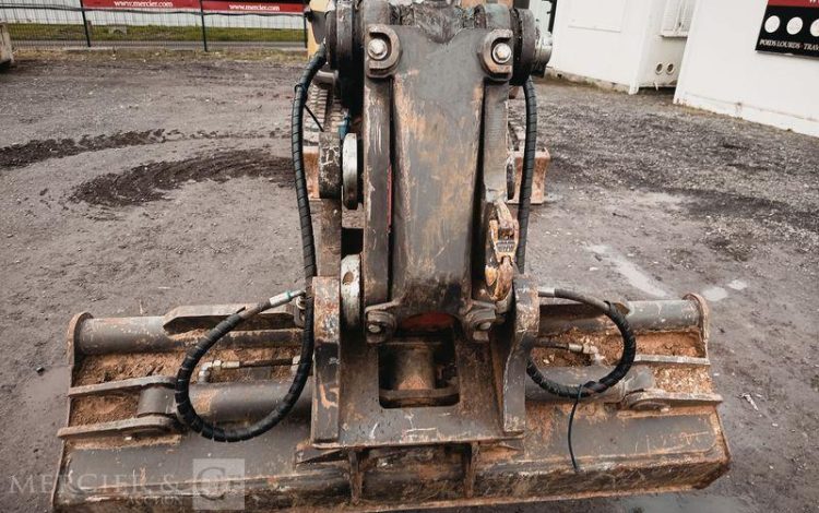 MECALAC PELLE SUR CHENILLE 63CR  152930