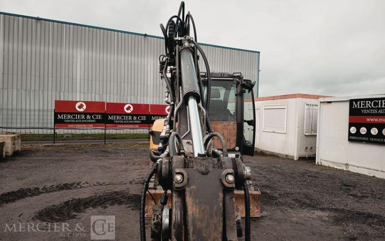 MECALAC PELLE SUR CHENILLE 63CR  152930