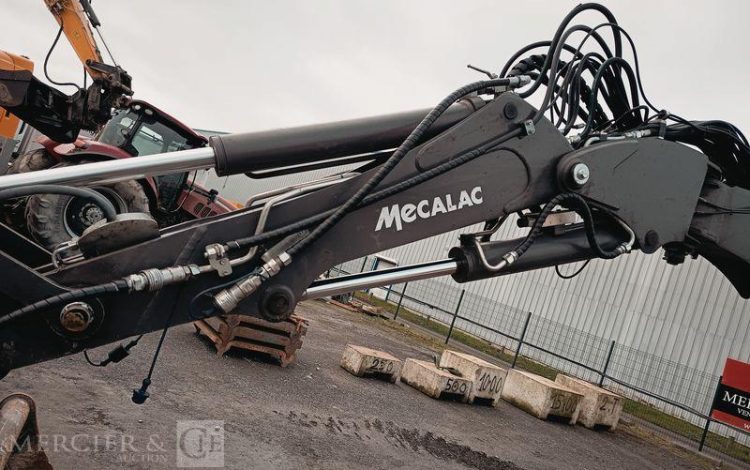 MECALAC PELLE SUR CHENILLE 63CR  152930