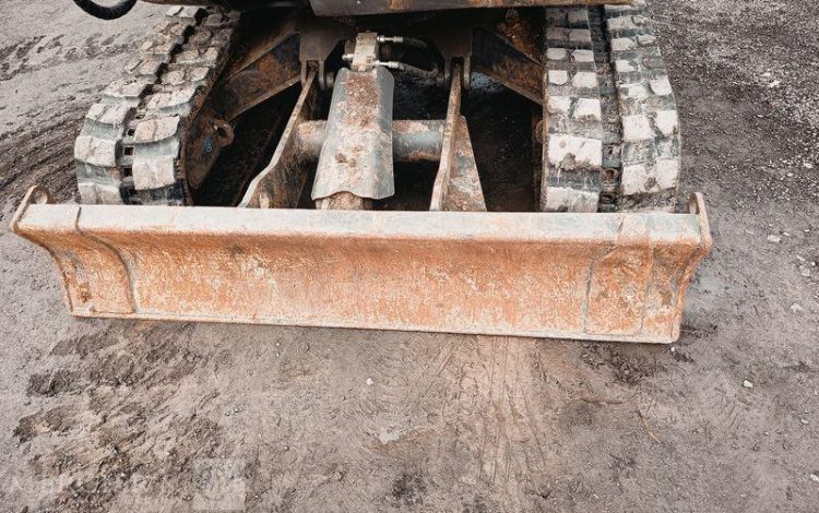 MECALAC PELLE SUR CHENILLE 63CR  152930