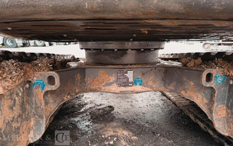 MECALAC PELLE SUR CHENILLE 63CR  152930