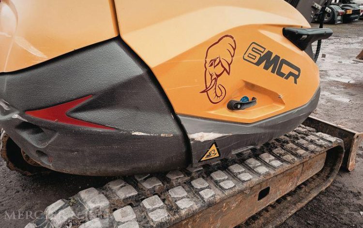 MECALAC PELLE SUR CHENILLE 63CR  152930