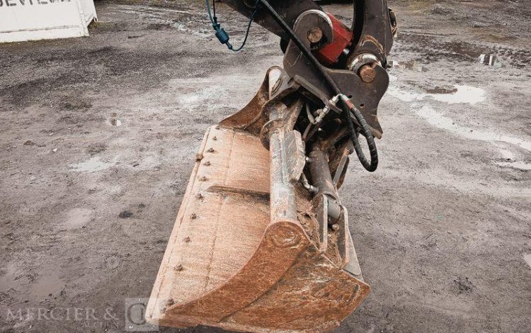 MECALAC PELLE SUR CHENILLE 63CR  152930