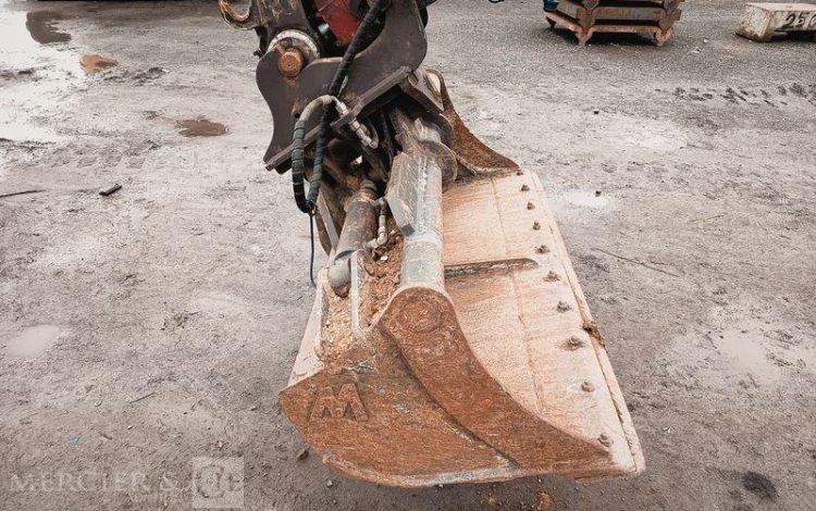 MECALAC PELLE SUR CHENILLE 63CR  152930