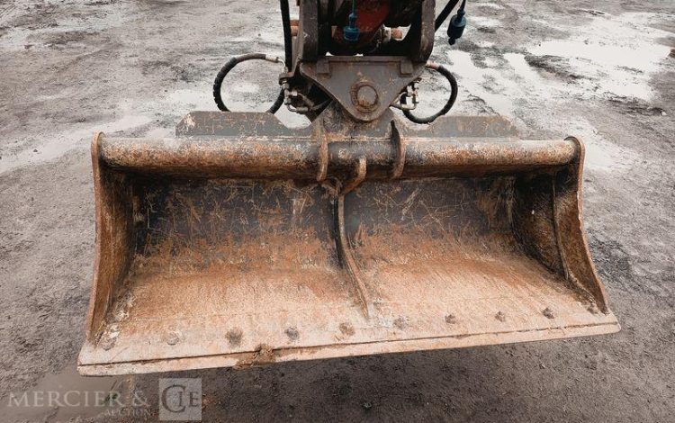 MECALAC PELLE SUR CHENILLE 63CR  152930