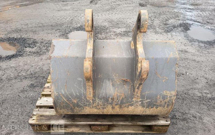 MECALAC PELLE SUR CHENILLE 63CR  152930