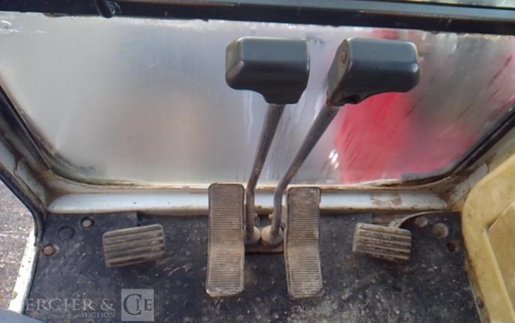 TAKEUCHI MINIPELLE TB160-C  – 5T7 – 4062H – AN2011 GRIS 16050025