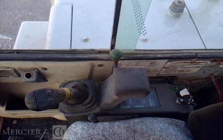 TAKEUCHI MINIPELLE TB160-C – 5T7 – 3266H – AN2011 GRIS 16050051