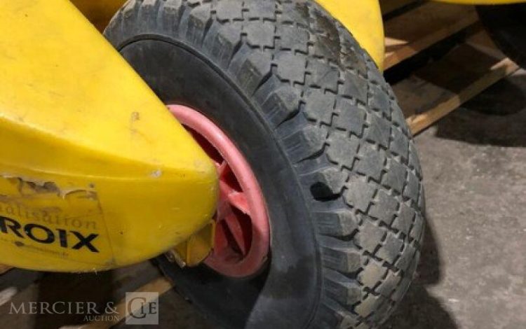 LACROIX MILLENIUM FC 15  FEU013419