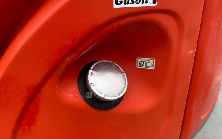 CATERPILLAR 303E  9826