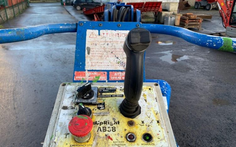 UPRIGHT AB38  TE13A1854