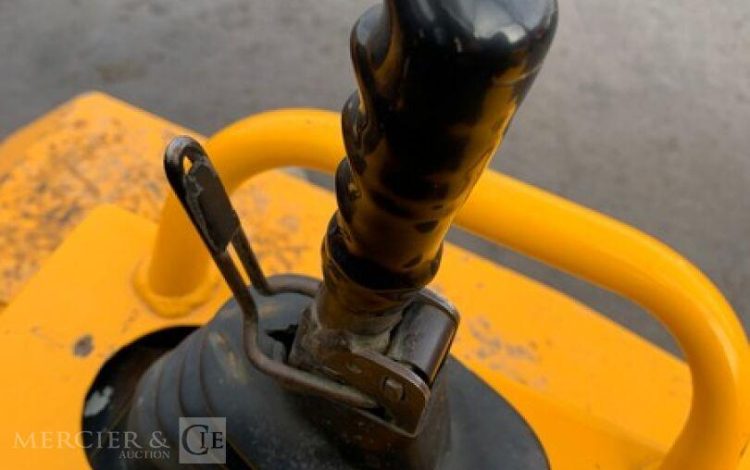 THWAITES MACH 573  SLCM1606