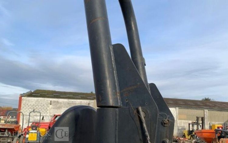 THWAITES MACH 573  SLCM1606