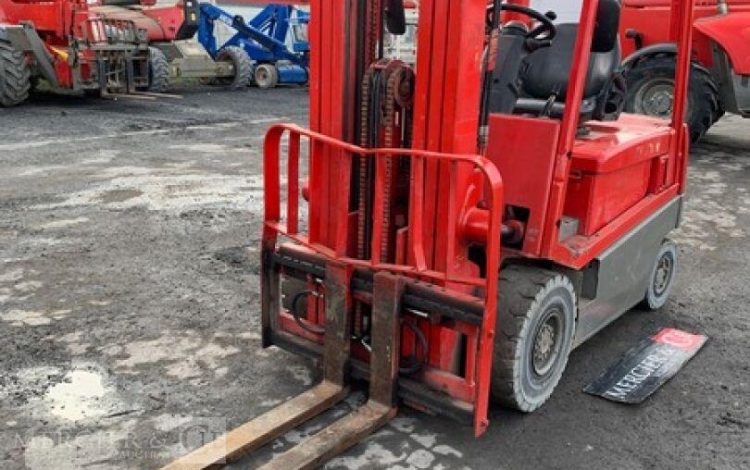 NISSAN 1Q2L25Q  43404571