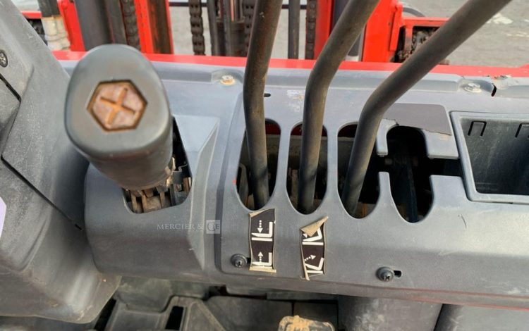 NISSAN Y1D2A25Q  50250387