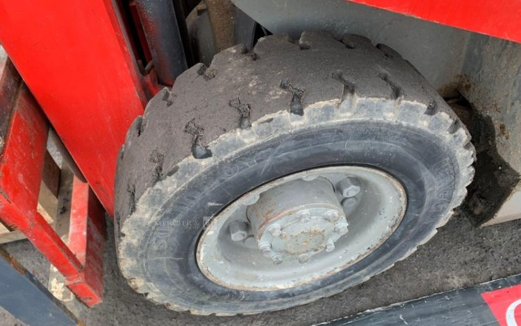 NISSAN Y1D2A25Q  50250387