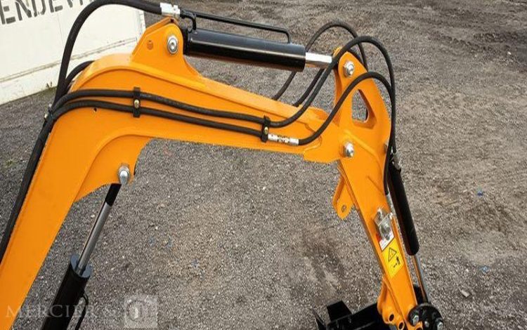 HIGHTOP MICROPELLE HT10 SUR CHENILLES DIESEL 1T – ANNEE 2025 – MATERIEL NEUF  293HT