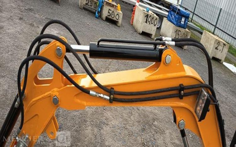 HIGHTOP MICROPELLE HT10 SUR CHENILLES DIESEL 1T – ANNEE 2025 – MATERIEL NEUF  293HT