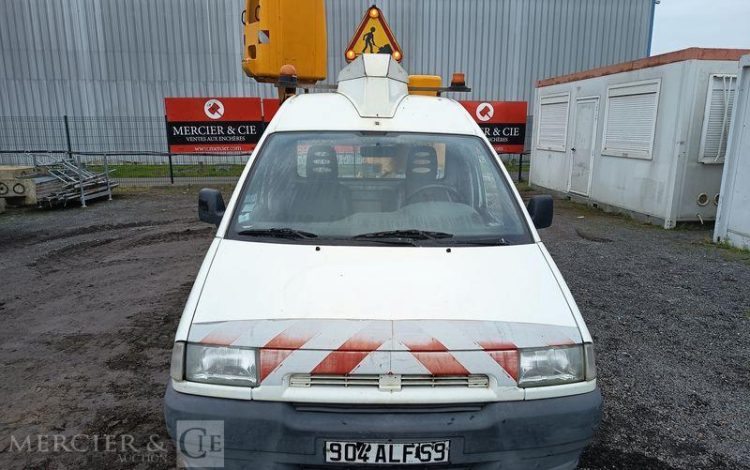FIAT SCUDO AVEC NACELLE FRANCE ELEVATEUR TOPY 8 – 2394 HEURES – ANNEE 2001  904ALF59