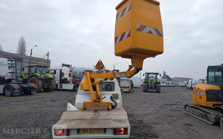 FIAT SCUDO AVEC NACELLE FRANCE ELEVATEUR TOPY 8 – 2394 HEURES – ANNEE 2001  904ALF59