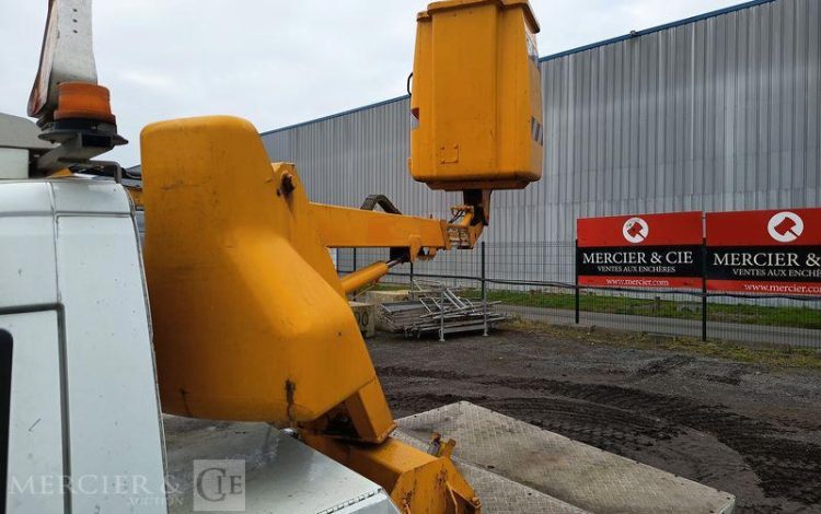 FIAT SCUDO AVEC NACELLE FRANCE ELEVATEUR TOPY 8 – 2394 HEURES – ANNEE 2001  904ALF59