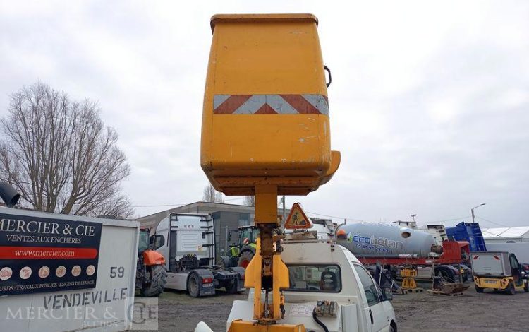 FIAT SCUDO AVEC NACELLE FRANCE ELEVATEUR TOPY 8 – 2394 HEURES – ANNEE 2001  904ALF59