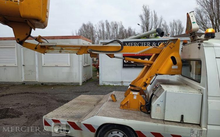 FIAT SCUDO AVEC NACELLE FRANCE ELEVATEUR TOPY 8 – 2394 HEURES – ANNEE 2001  904ALF59
