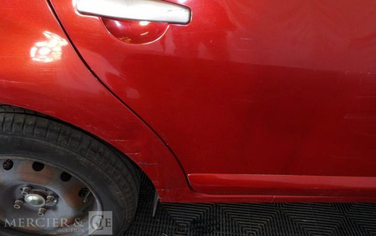 DACIA SANDERO 1,4 MPI GPL 75CH LAUREATE ROUGE AY-578-EH