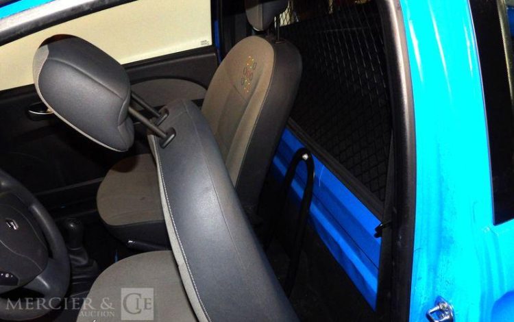 RENAULT TWINGO DCI BLEU BS-073-KZ