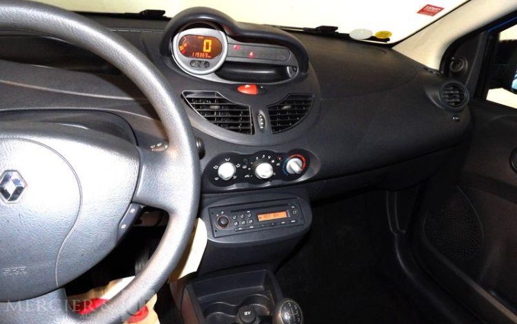 RENAULT TWINGO DCI BLEU BS-073-KZ