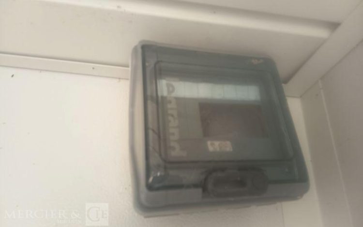 BODARD BUNGALOW SANITAIRE WC AVEC PASSAGE DE FOURCHE  BU1010003