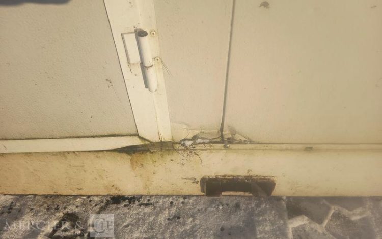 BODARD BUNGALOW SANITAIRE WC AVEC PASSAGE DE FOURCHE  BU1010003