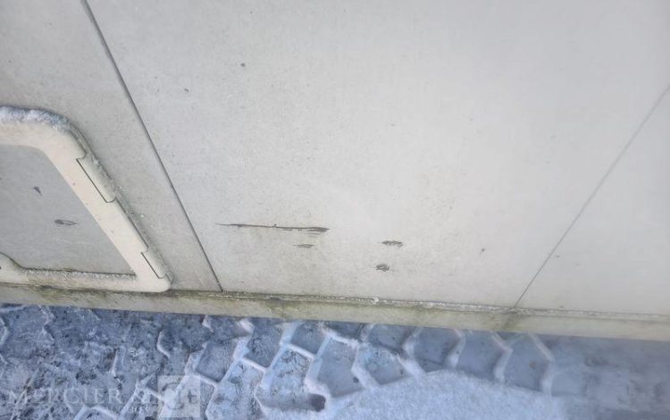 BODARD BUNGALOW SANITAIRE WC AVEC PASSAGE DE FOURCHE  BU1010003