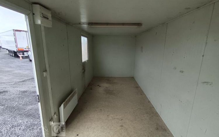 DECORTES BUNGALOW PORTE ET FENETRE LONG PAN AVEC PASSAGE DE FOURCHES  BUC750533