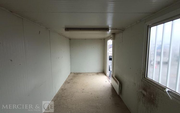 DECORTES BUNGALOW PORTE ET FENETRE LONG PAN AVEC PASSAGE DE FOURCHES  BUC750533