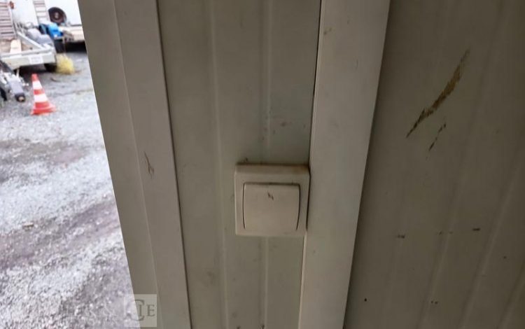 DECORTES BUNGALOW PORTE ET FENETRE LONG PAN AVEC PASSAGE DE FOURCHES  BUC750533