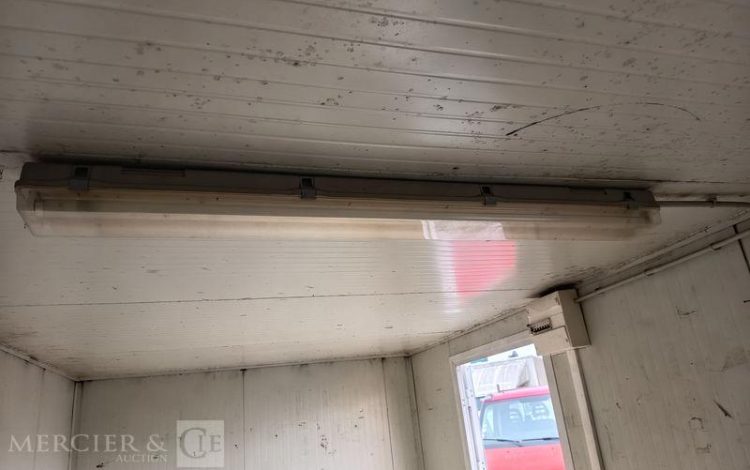 DECORTES BUNGALOW PORTE ET FENETRE LONG PAN AVEC PASSAGE DE FOURCHES  BUC750533