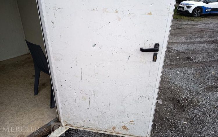 DECORTES BUNGALOW PORTE ET FENETRE LONG PAN AVEC PASSAGE DE FOURCHES  BUC750533