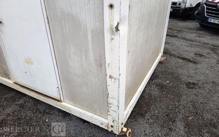 DECORTES BUNGALOW PORTE ET FENETRE LONG PAN AVEC PASSAGE DE FOURCHES  BUC750533