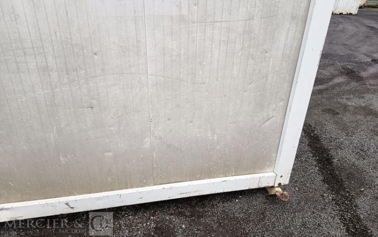 DECORTES BUNGALOW PORTE ET FENETRE LONG PAN AVEC PASSAGE DE FOURCHES  BUC750533