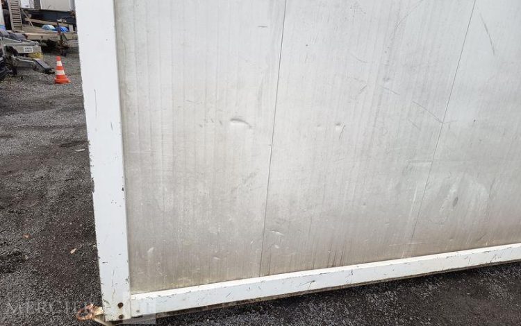 DECORTES BUNGALOW PORTE ET FENETRE LONG PAN AVEC PASSAGE DE FOURCHES  BUC750533